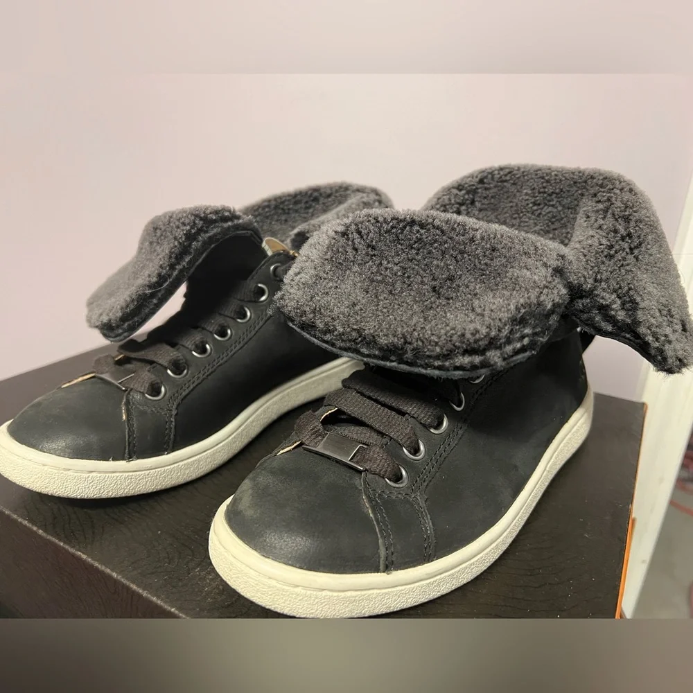 UGG Sheepskin LEATHER Boots SNEAKERS Starlyn BLACK Lace Up